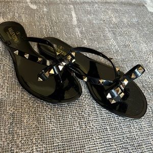 Valentino Rubber Rockstud Thong